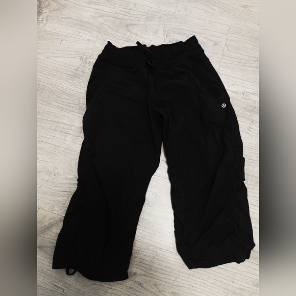 Lululemon studio crop in dark blue - Picture 1 of 4